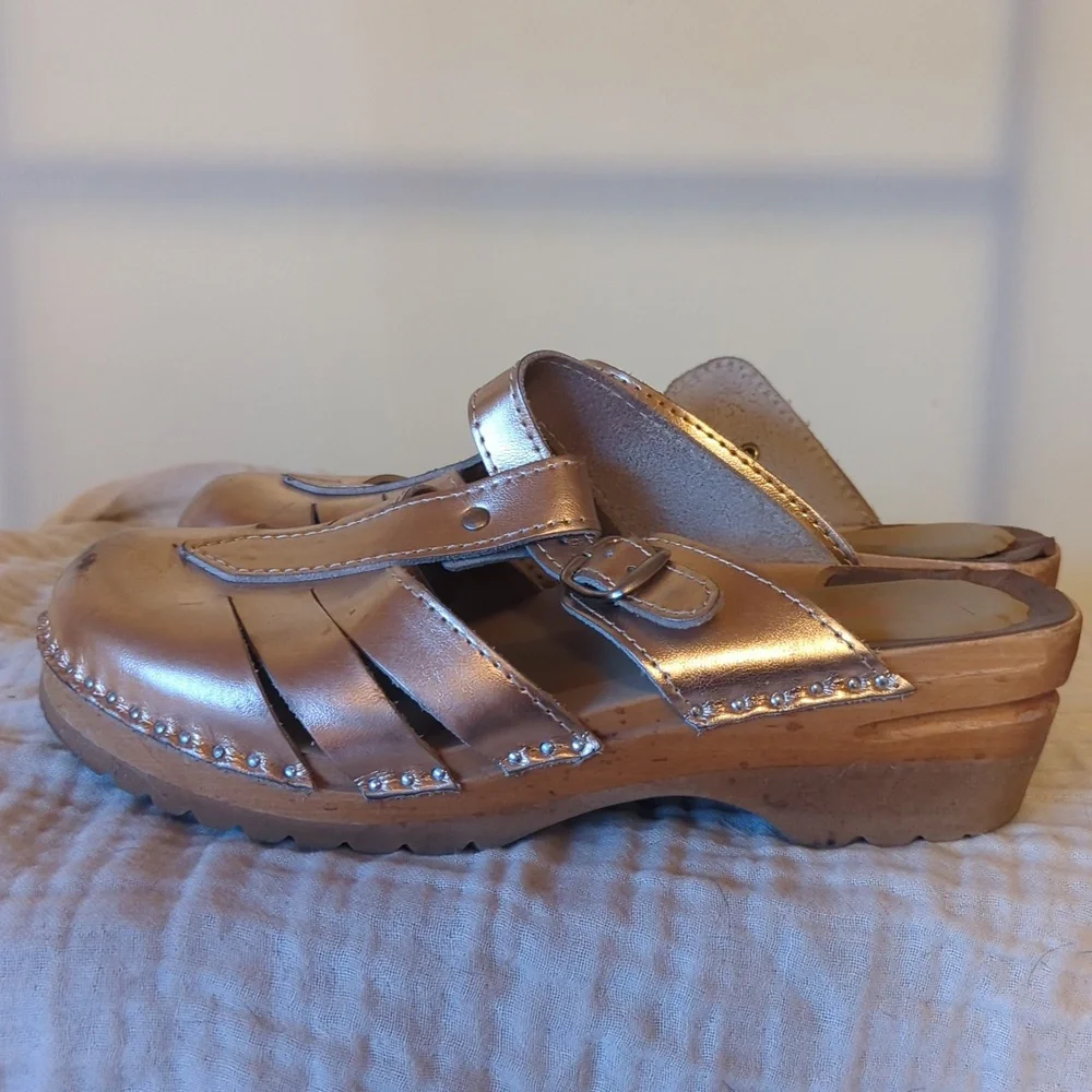 Rose Gold Clogs size 39 - Picture 3 of 4